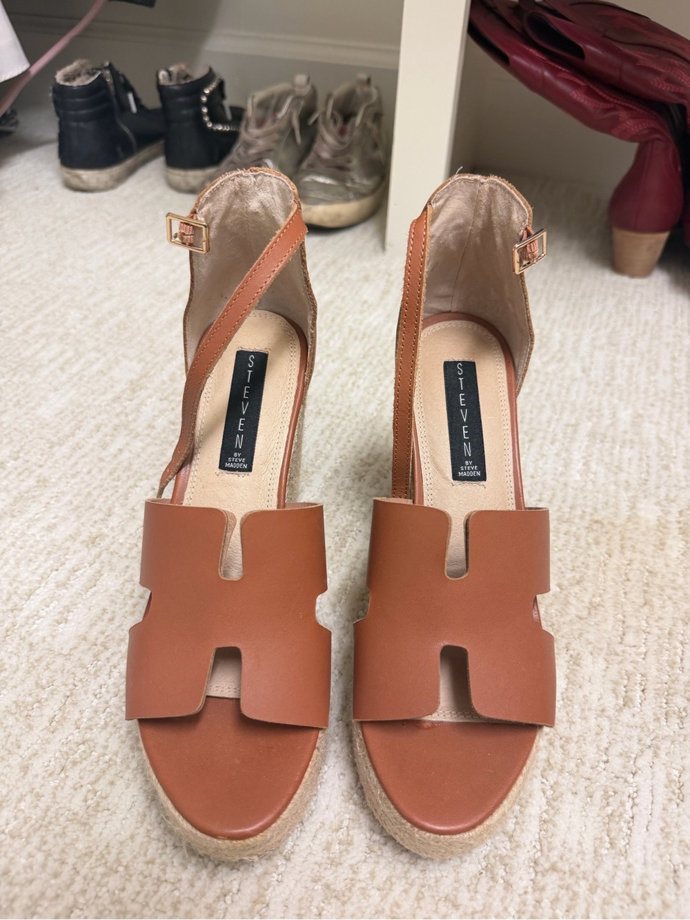 Steve Madden size 7.5 Women's Tan Leather Espadrille Wedge Sandals